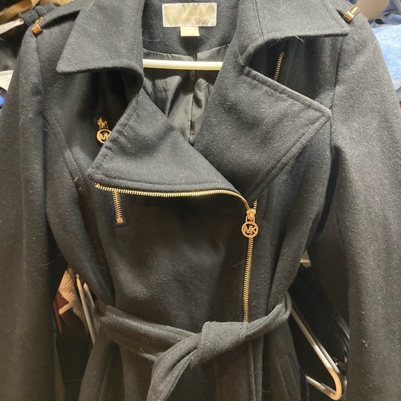 $100 - Picture 3 of 6